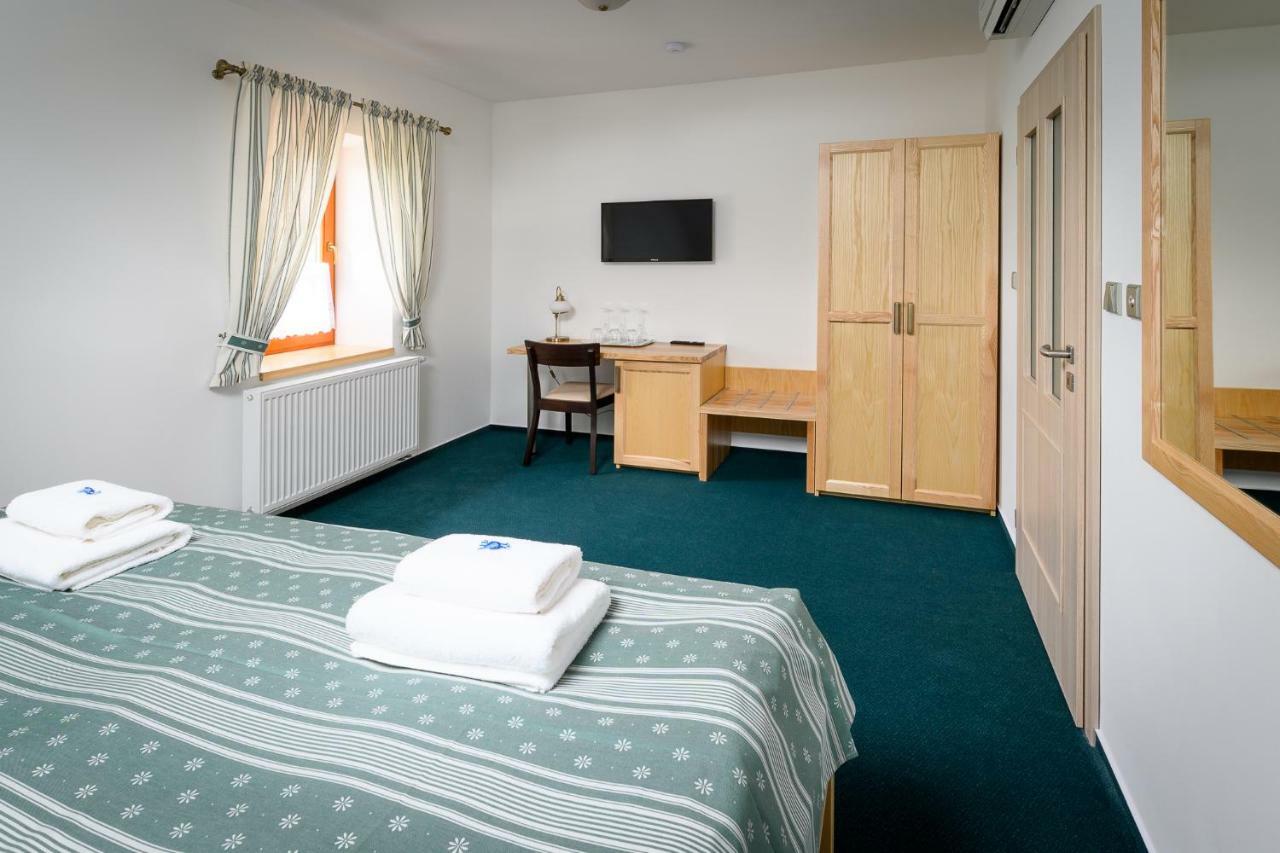 Hotel Vencluv Statek Javornice Habitación foto